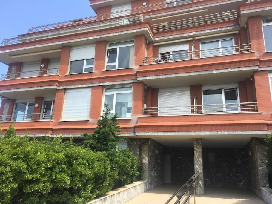 Апартаменти Flat With 160 M Of Garden, Sea Views Bilbao-Гечо Екстер'єр фото